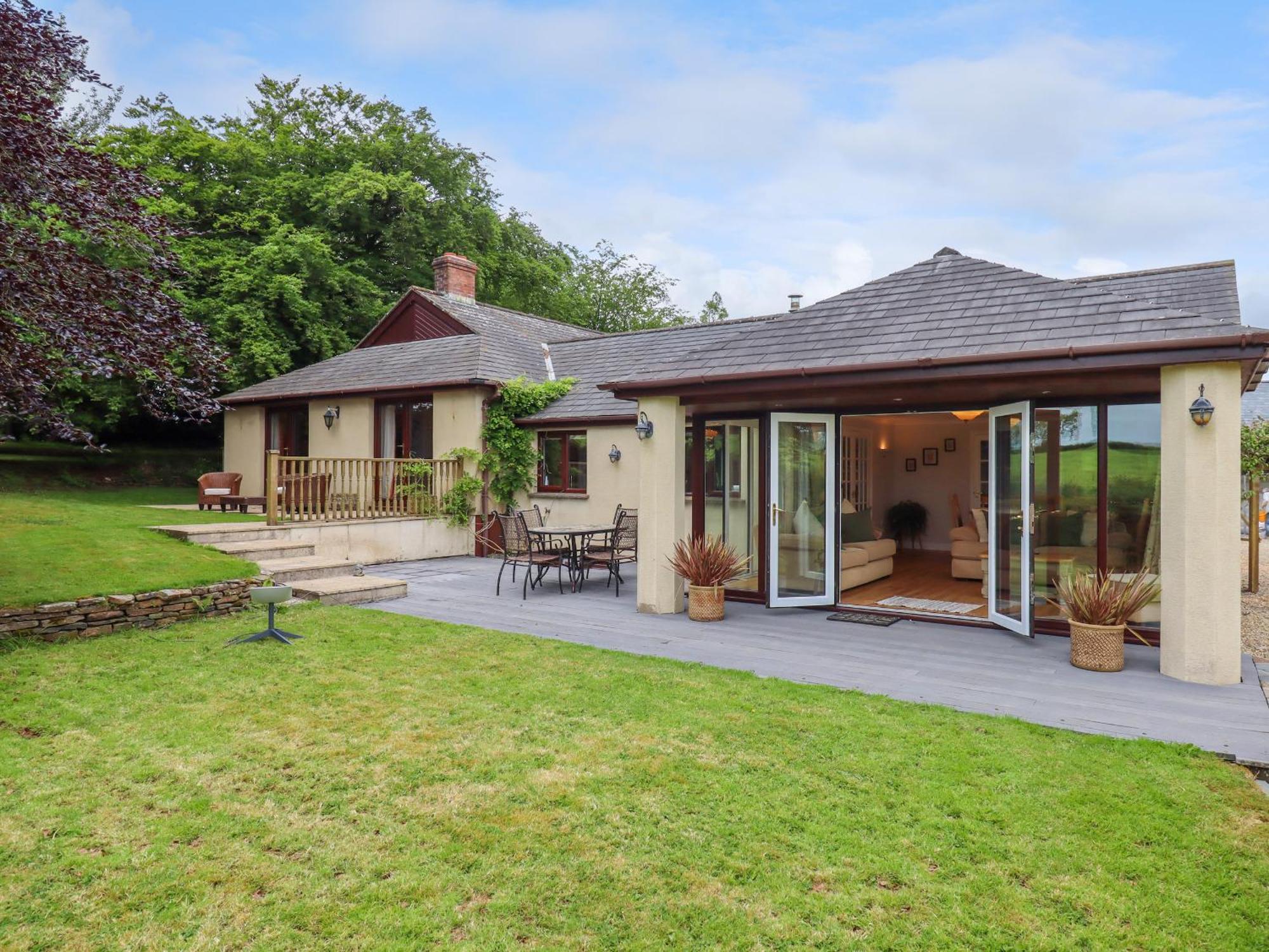 Hole Park Villa Холсуърти Екстериор снимка